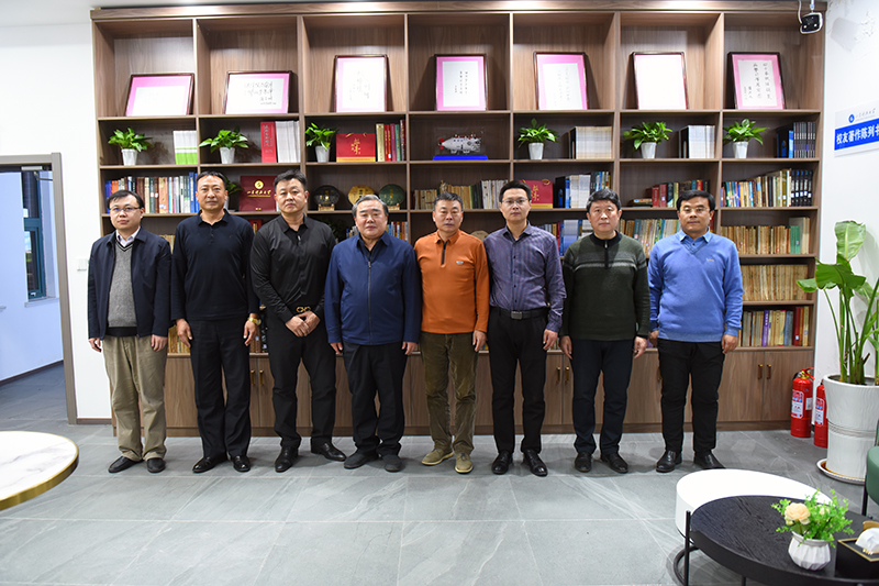 姚庆国会见校友赵益群一行