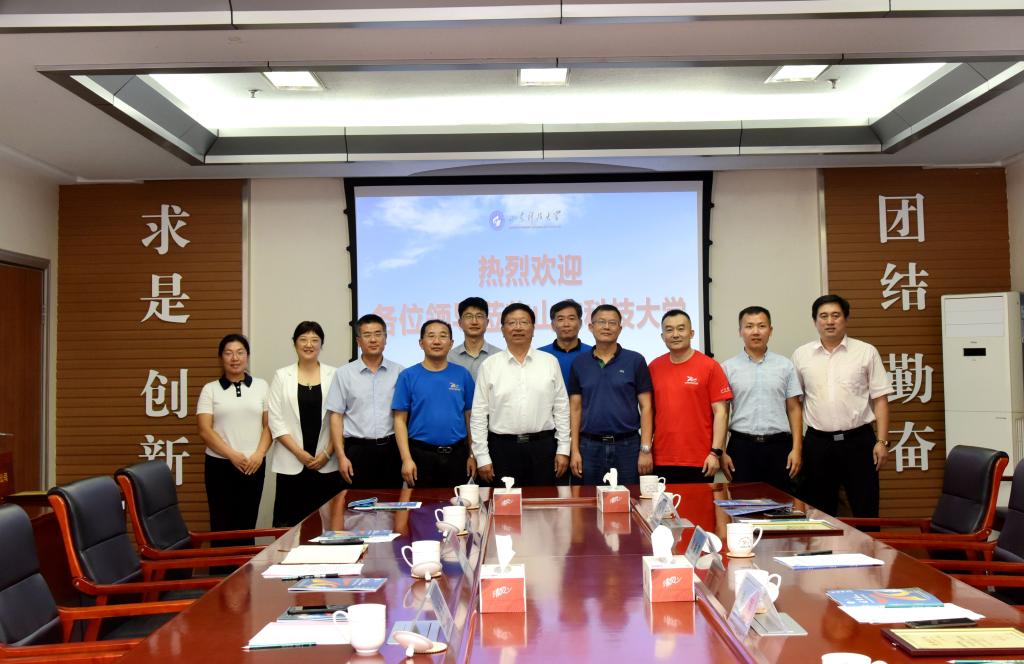 土建学院校友来校捐赠助力母校发展