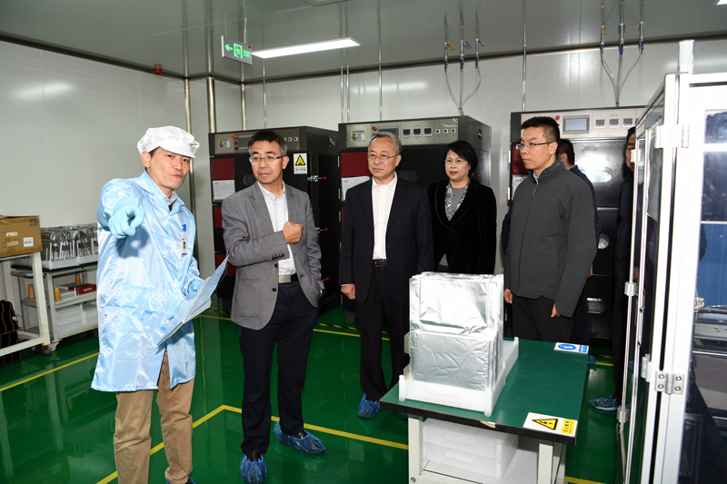 国家能源局科技司司长刘德顺来校调研